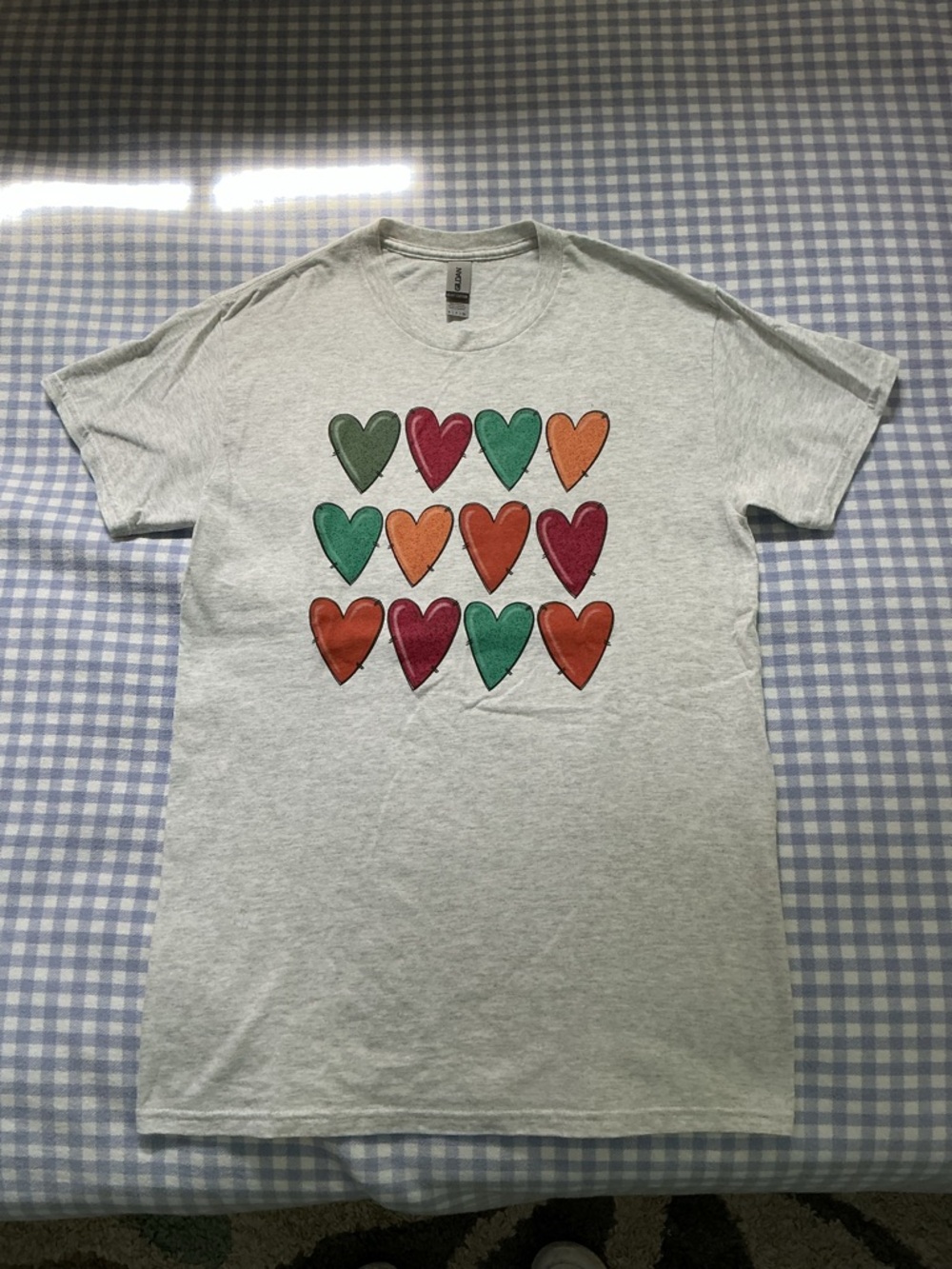 Gildan Tee with Heart Designs, Size Small